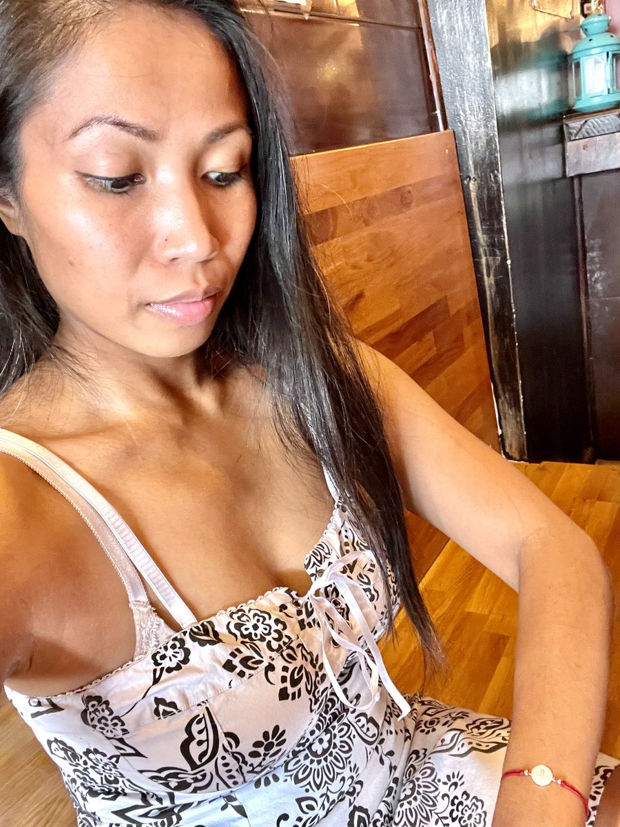 tinatini31's tweet photo. Me looking at my…oh wait, I don’t wear watches. @POTUS @JoeBiden @JoeBidenWon https://t.co/wFP9VnGw0X