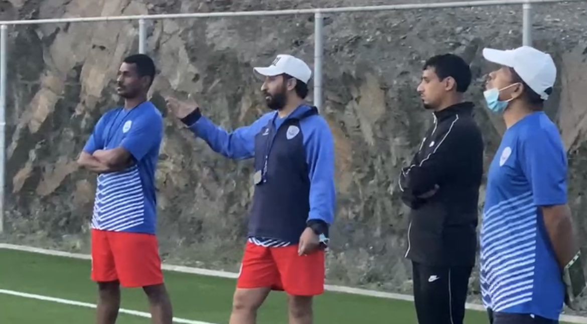 اشكر ادارة  نادي ابها ممثله في رئيس النادي الدكتور احمد الحديثي واتاحة الفرصه لان اكون ضمن الجهاز الفني ومساعداً للكابتن احمد محرز في تدريب شباب النادي في دوري الدرجه الاولى .
نسئل الله التوفيق ولاتحرمونا من دعواتكم 💙♥️🙏🏼💙♥️🙏🏼