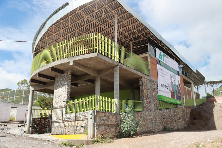 Con el inicio del cuatrimestre septiembre–diciembre 2021, la <a href="/UT_SANJUAN/">UTSJR</a> recibió de manera formal las instalaciones que ocupará el plantel Peñamiller y en el que se imparte desde hace un año el programa académico de Técnico Superior Universitario en Desarrollo de Negocios