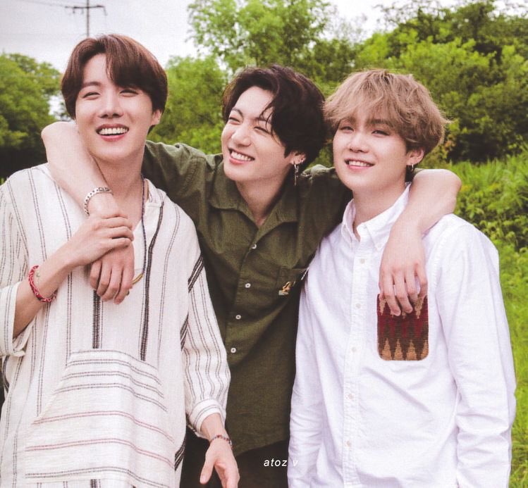 sopefolder's tweet photo. Happy birthday to the one and only jeon jungkook 💜

#BornToShineJungkook
#GoldenArtistJKDay
#VoiceOfHeavenJK
#HeartOfGoldJK 
#OurGiftJungkook
#OurNo1Jungkook
#WeStayWithJungkook
#LightInOurDarkJK
#OurBrightestStarJK 
#AceJungkookDay
#HappyJKDay
#HappyBirthdayJungkook https://t.co/7cK9obsR6y