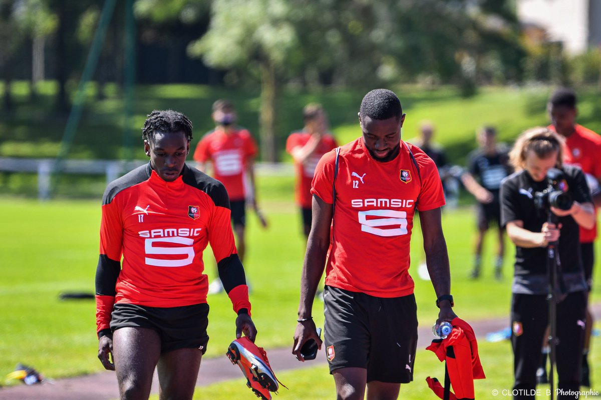 Ahlala … c’est la fin … Mais ce fut un énorme plaisir de jouer sous vos couleurs. Merci pour votre soutien, merci pour vos messages ❤️ aujourd’hui change de club mais vous serez pour toujours dans mon cœur ❤️ prenez soin de vous 🙏🏾❤️ <a href="/staderennais/">Stade Rennais F.C.</a>