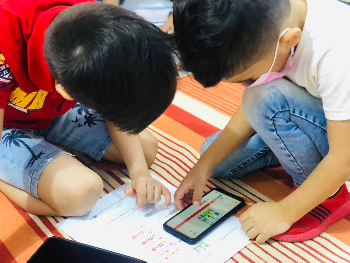 nadiaali3000's tweet image. 4 days of fun, teamwork and coding. I am gonna miss these little Ninjas #MyCodeClub @CoderDojo @CodeClubWorld @ScratchJr a huge thank you to the parents and the volunteers #CoderDojoIraq