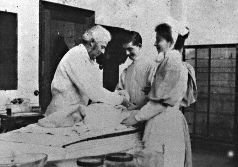 Dr Joseph Bell was the first #surgeon to be appointed at the Royal Edinburgh Hospital for Sick Children in 1887. Bell taught Arthur Conan Doyle, and was one of the characters upon whom the author based #SherlockHolmes #LHSA40 #histsurg #histmed #sherlock