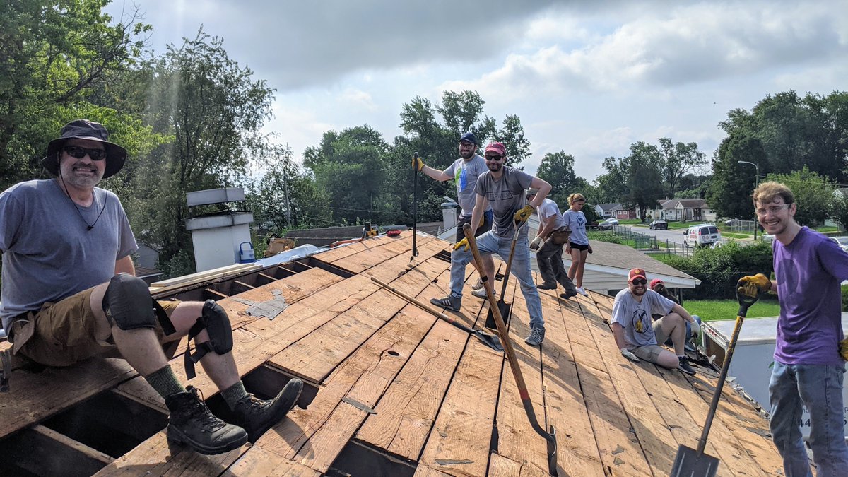 fontspring's tweet photo. Our crew volunteered with @goodneighborshr yesterday, pulling shingles, repairing the decking, and putting down underlayment on Mrs. Hayes roof. Our backs are feeling it today, but it's worth it to help someone in need. https://t.co/IlzSkRB1BE