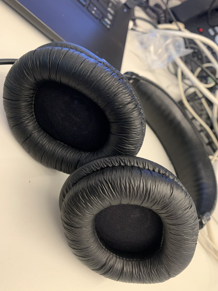 youmetkyler's tweet photo. Found some new ear pads on my desk after @thedavemiska almost had a stroke when he saw my old Sony headphones https://t.co/GJxOP3Ugld