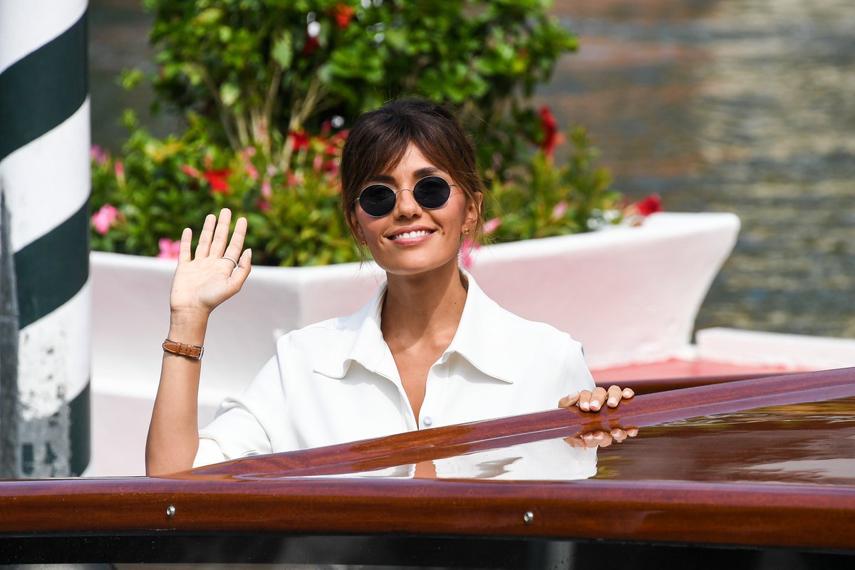 serenarossi_com's tweet photo. Eccomi. #Venezia78 sono pronta! 🤍
@giorgioarmani 
#BiennaleCinema2021 #Venezia78 
@la_Biennale https://t.co/M9AILVyFYc
