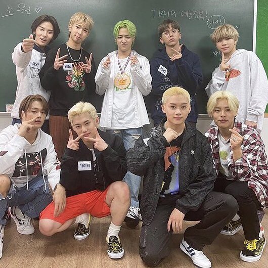 momolandist's tweet photo. a thread of what t1419 got in 2021 that momoland didnt: https://t.co/XNyw52dAfM