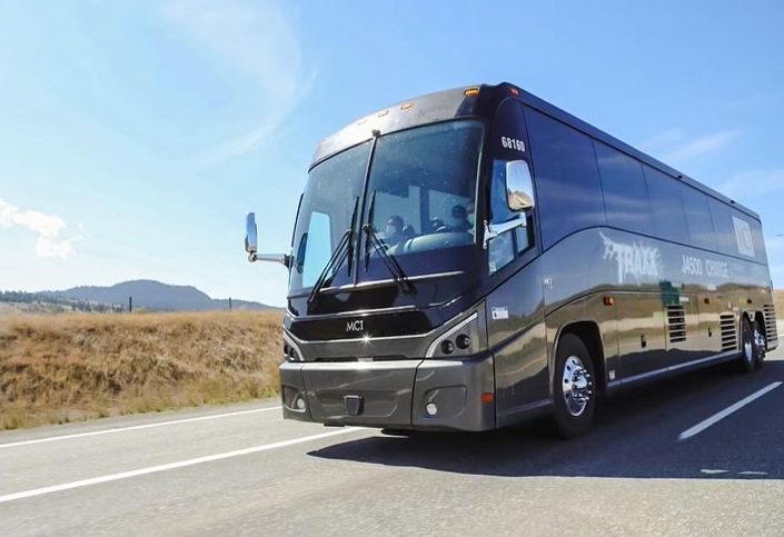 MCI J4500 CHARGE™ #batteryelectric coach has set a new Guinness World Record in Vancouver yesterday.

Traxx Coachlines drove a new #MCIJ4500CHARGE from Kamloops to Vancouver, testing the new #zeroemission motor coach’s range and abilities. bit.ly/2Yd4R8V

📷 <a href="/VIAwesome/">Vancouver Is Awesome</a>