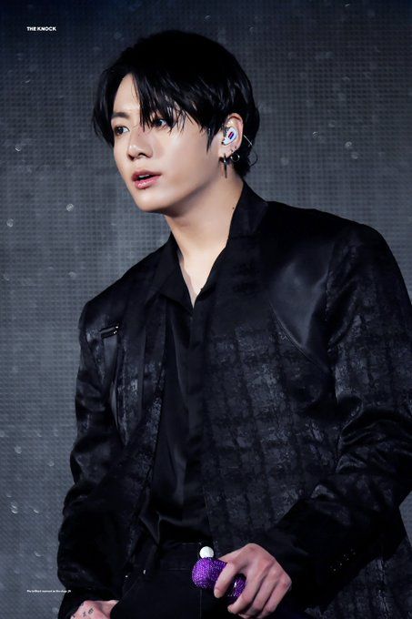 RitikaDash4's tweet photo. Happy Birthday Jeon Jungkook 🤴🏻💜🇰🇷💜💜💜🇰🇷💜💜💜💜💜 https://t.co/1RpDRqM8yL