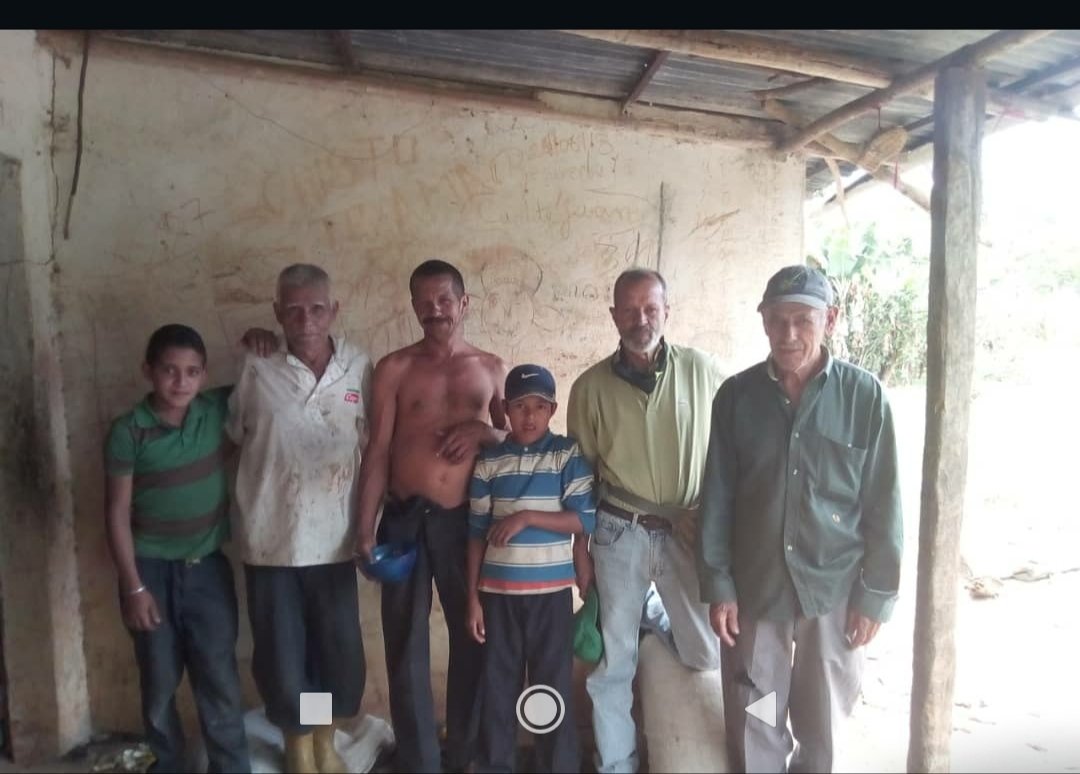 EdilioaDiaz's tweet photo. Recorridos por los caserios de nuestro Municipio, Escuchamos tantas cosas de la gente Nuestro Municipio necesita Soluciones Reales y justas, para todos por igual, no tienen que depender de un partido político para poder comer o recibir un beneficio @HenriFalconLara #Sanare #Lara https://t.co/ScSOd8PD2f