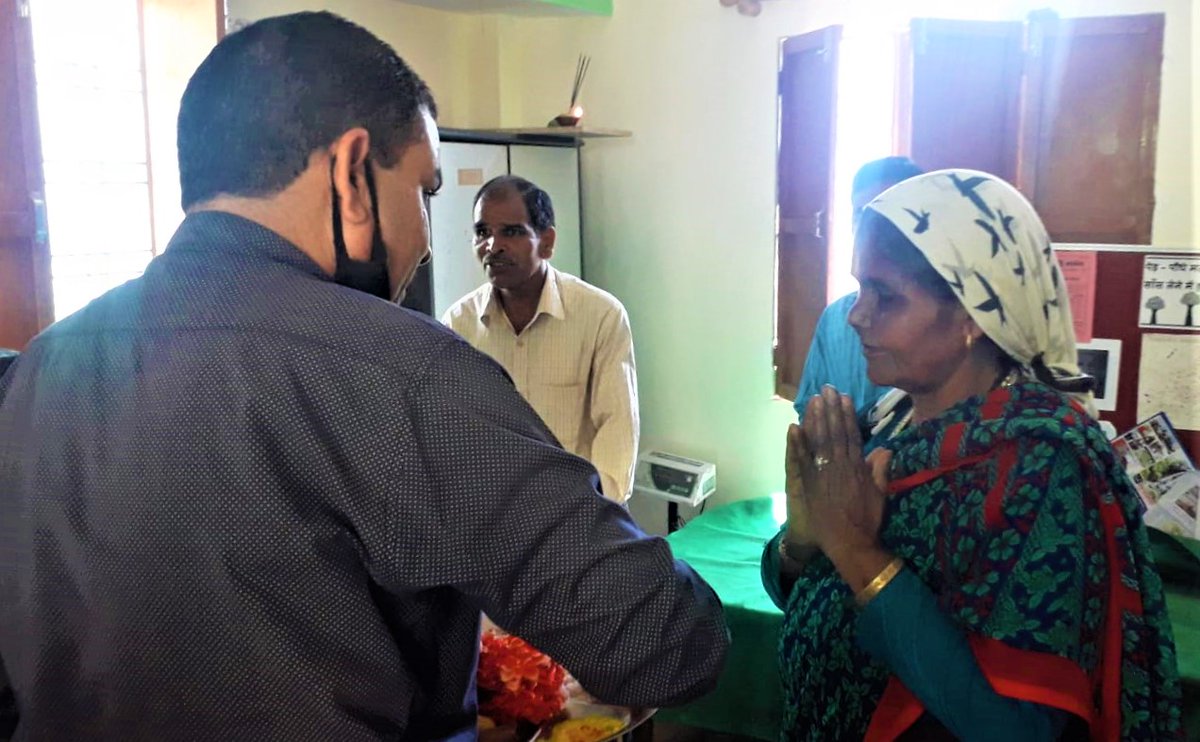 UttarakhandSewa's tweet photo. #Janmashtami brought good news. We inaugurated our new office of Narayankoti cluster and the women #beneficiaries of our #alternativelivelihood initiative took part in the fair in Pokhari and sold their knitted woollen products to the local people. https://t.co/3zWEq3RyS3