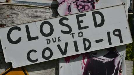 Canada's GDP shrank by 0.3% in 2nd quarter, ending 9-month streak of expansion cbc.ca/news/business/…