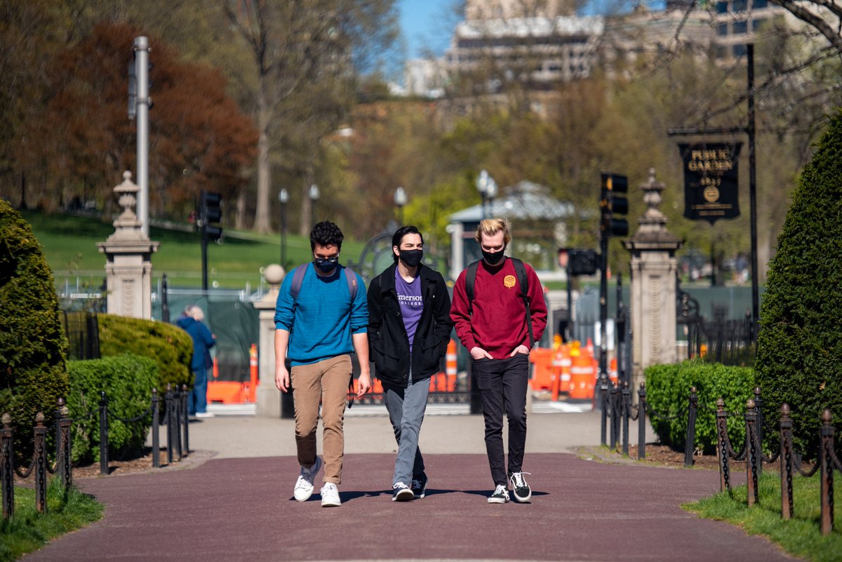 Happy first day of classes, Emersonians!📚🍎