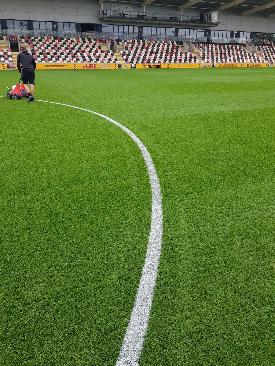MarkCol00434599's tweet photo. Thanks   jon @J_R1994 and the boys. For using Atomic and Atom marker for 1st time for tonights match. Top team #brightlines #singlemark #3litresused @david_mcgreal @publigreensnc @Pitchworksuk https://t.co/8nUfIPtMj6