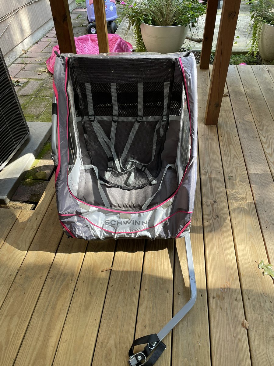 Brand new bike trailer!!! Only been used 1 time around the block. Hubby is cleaning out the garage. Free to anyone who wants it! #edisonk12