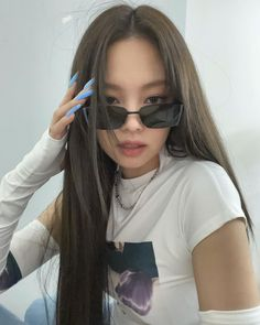 Rana_blink's tweet photo. La Unica It girl<3.
#JennieGlobalitgirl
#JenniePerfect
#JennieBeutiful
#JENNIEKIM
#JennieHermosa
#JenniePretty https://t.co/8h8DSiOWHT