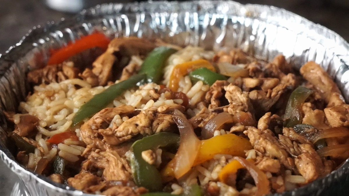 Raymack72's tweet photo. Chicken, Bell Pepper & Onion Stir-fry...#Raymackstyle
Full YOUTUBE VIDEO for this recipe:
👇🏽
https://t.co/U1bpXsFT50
Best Chicken, Bell Pepper, Onion Stir-fry EVER!!! https://t.co/VZm0KTdwde