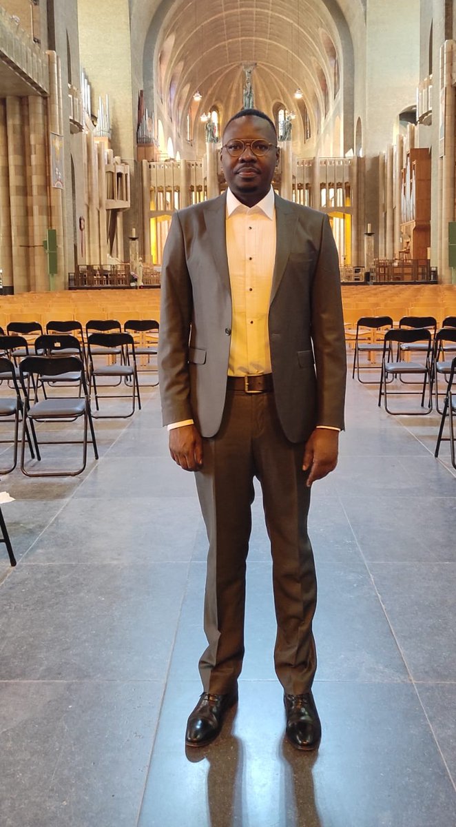 CIlluminatio's tweet photo. 👏Appreciation post for Dr. @IgnacioDL2 for his service during his time in choir (2001-2007). He is basist👏🤝. He was choir president during (2005 2006) time.

He is the writter &amp; organist of IBISINGIZO N'IKUZO Album (Done in 2006)

#cantabodominoinvitamea #alumnitime https://t.co/s9ipp9Rw24