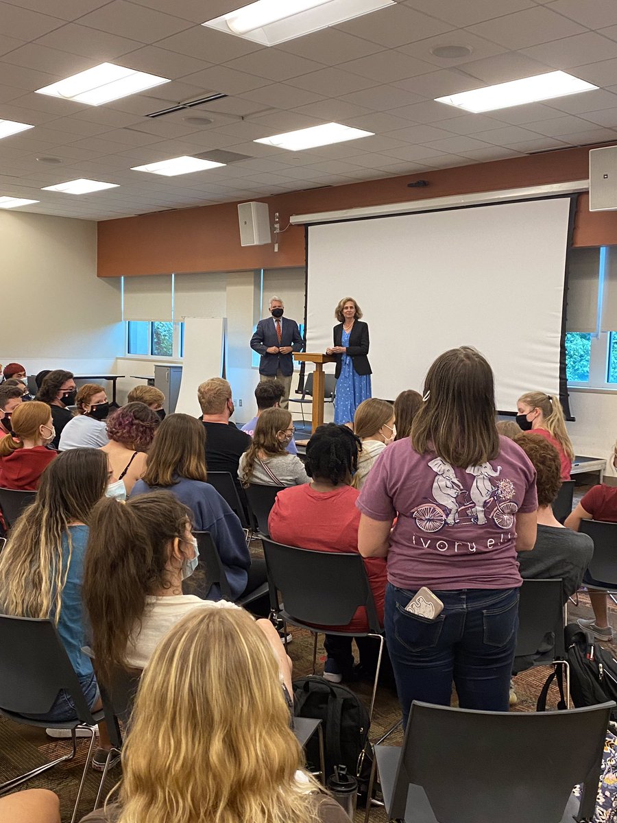 Thanks to Pam Whitten, the new president of <a href="/IndianaUniv/">Indiana University</a>, for meeting with &amp; taking questions from our <a href="/IUCivicLeaders/">IU Civic Leaders</a> <a href="/IUBloomington/">IU Bloomington</a> students last night (and to @IUONeillSchool’s <a href="/SianMooneyPhD/">Sian Mooney</a> for introducing IU’s 19th president) - great session!