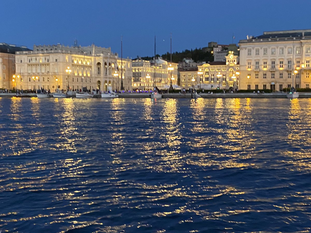 STV_social's tweet photo. Marinaresca e Nastro Azzurro 2021 #STV #Trieste #YCA @DiscoverTrieste https://t.co/WS2DI1cpQn
