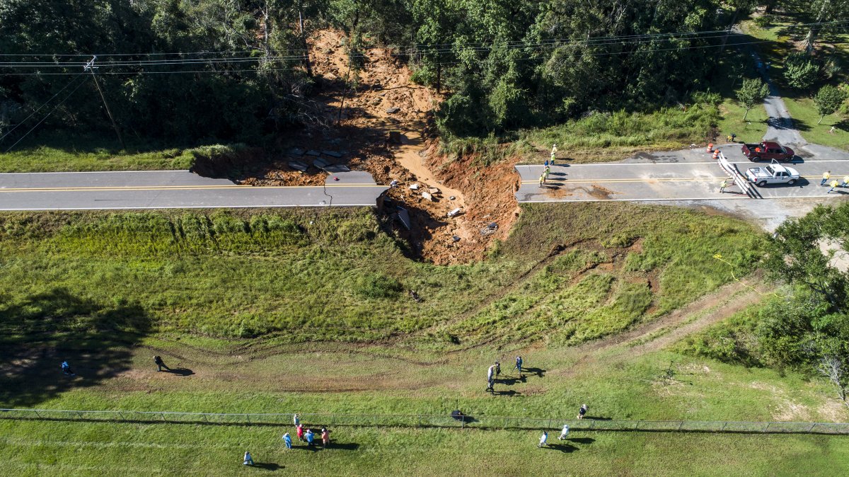 Blake_Kaplan's tweet image. Photographer Travis Long got this aerial shot of the washed out portion of Highway 26 in George County, where multiple people died in a car wreck. Our running story: rb.gy/2ipelp @sunherald #readlocal