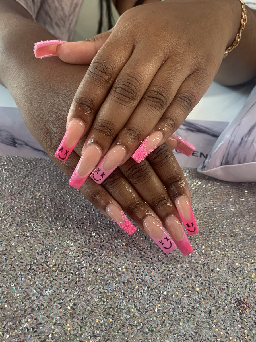 imdrinaa's tweet photo. @tntspa is open ‼️ Come get pampered by the best techs in south Florida ‼️ We do eyebrows, full sets , pedicures, and more... See you soon 🥰 8051 NE 2nd ave , miami Florida 33138. P: 2397039492 #miaminails #miaminailtech #streetparkingonly #BLACKOWNED https://t.co/8XC6CvTgR9