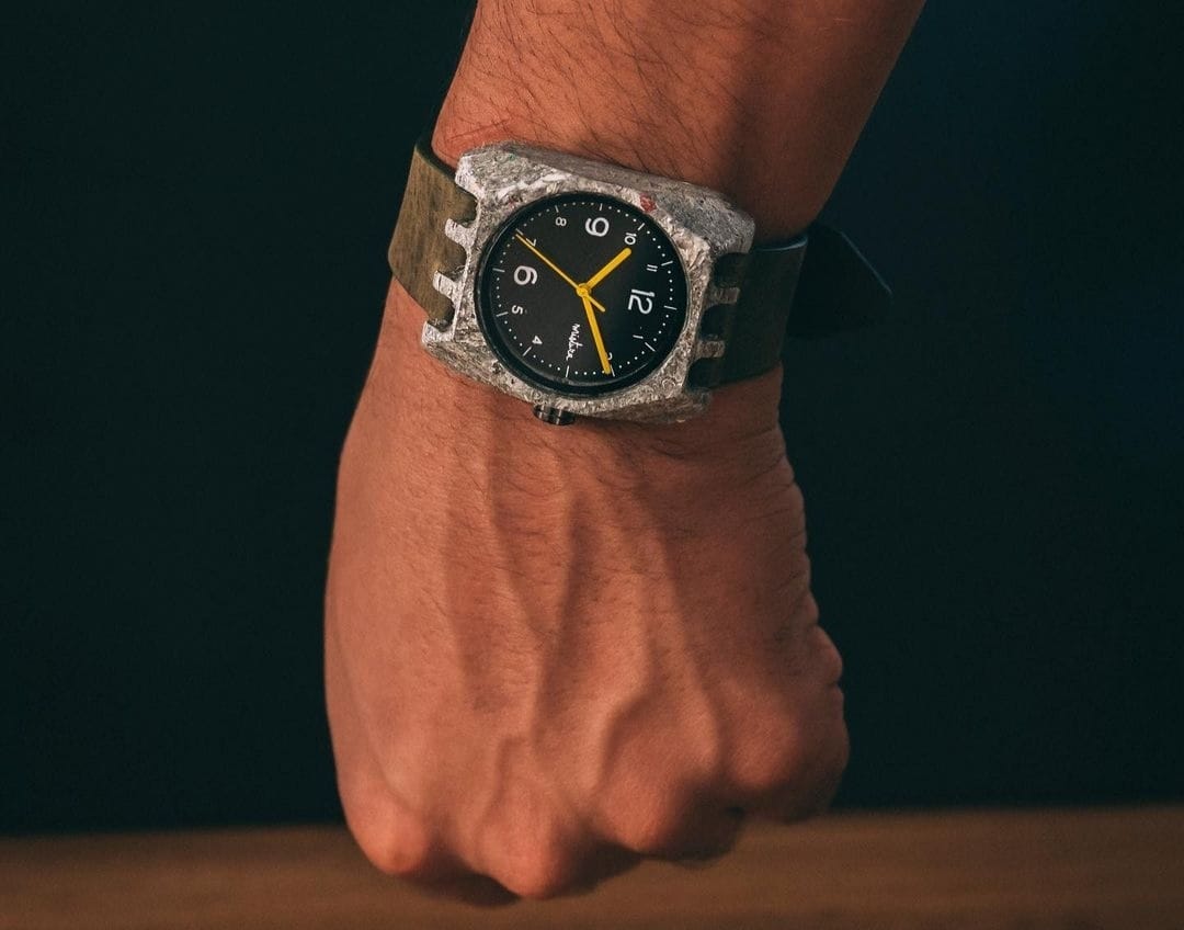 Proud of using noble and sustainable materials since 2005 🌎 this volkano Watch is Made with Recycle tetrapak ⌚
.
#sustainablewatches #recycledmaterials #responsiblebrand #saveourplanet #saveouroceans #ourplanet🌎#handcraftedwatches #misturacanada