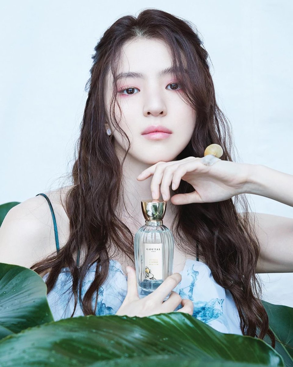 hansoheeglobal's tweet photo. For those of you who like sweet, soft, feminine perfumes, you should try this Goutal Paris. Han Sohee has collaborated with Goutal Paris and Dazed Korea🤍 https://t.co/mmuyUnlvy1