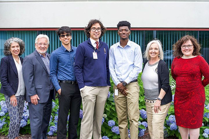 middlesex_cc's tweet photo. MCC partnered with @JuniperNetworks in Westford, Mass. to establish the Juniper Scholars Pilot Scholarship with the MCC Foundation to support under-represented Science, Technology, Engineering and Mathematics (STEM) students. https://t.co/Bo33HNMP7P https://t.co/4TlARSL54m