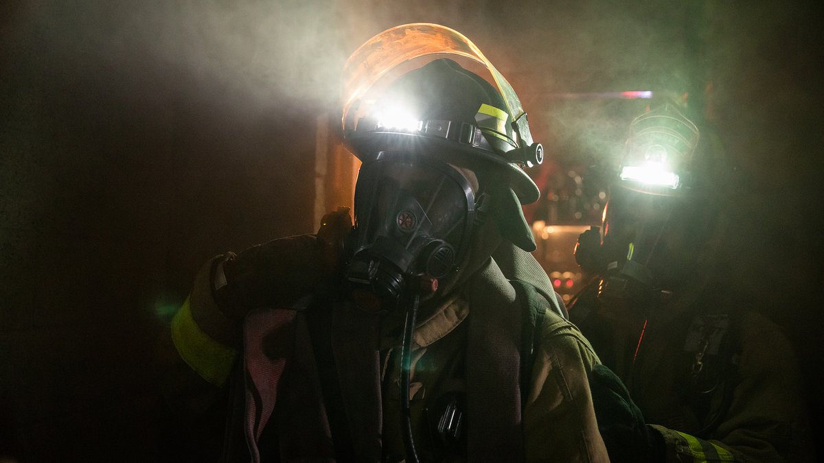 foxfuryLED's tweet photo. Did you know our Command+ LoPro White/Green Helmet Light has a rechargeable battery option?
The rechargeable battery can last up to 10 hours. The white and green LEDs enhance depth perception in structure fires.
#foxfurylightsolutions #helmetlight #firefightinghelmet #headlamp https://t.co/F3sRc7rhZG