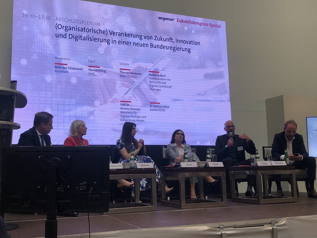 doitwithP's tweet image. Digitalministerium - sofort! Breiter Konsens zu: 1) schnell 2) autark 3) finanzstark und 4) ohne Minderwertigkeitskomplexe @KSinemus @valentinakerst @ThomasHeilmann