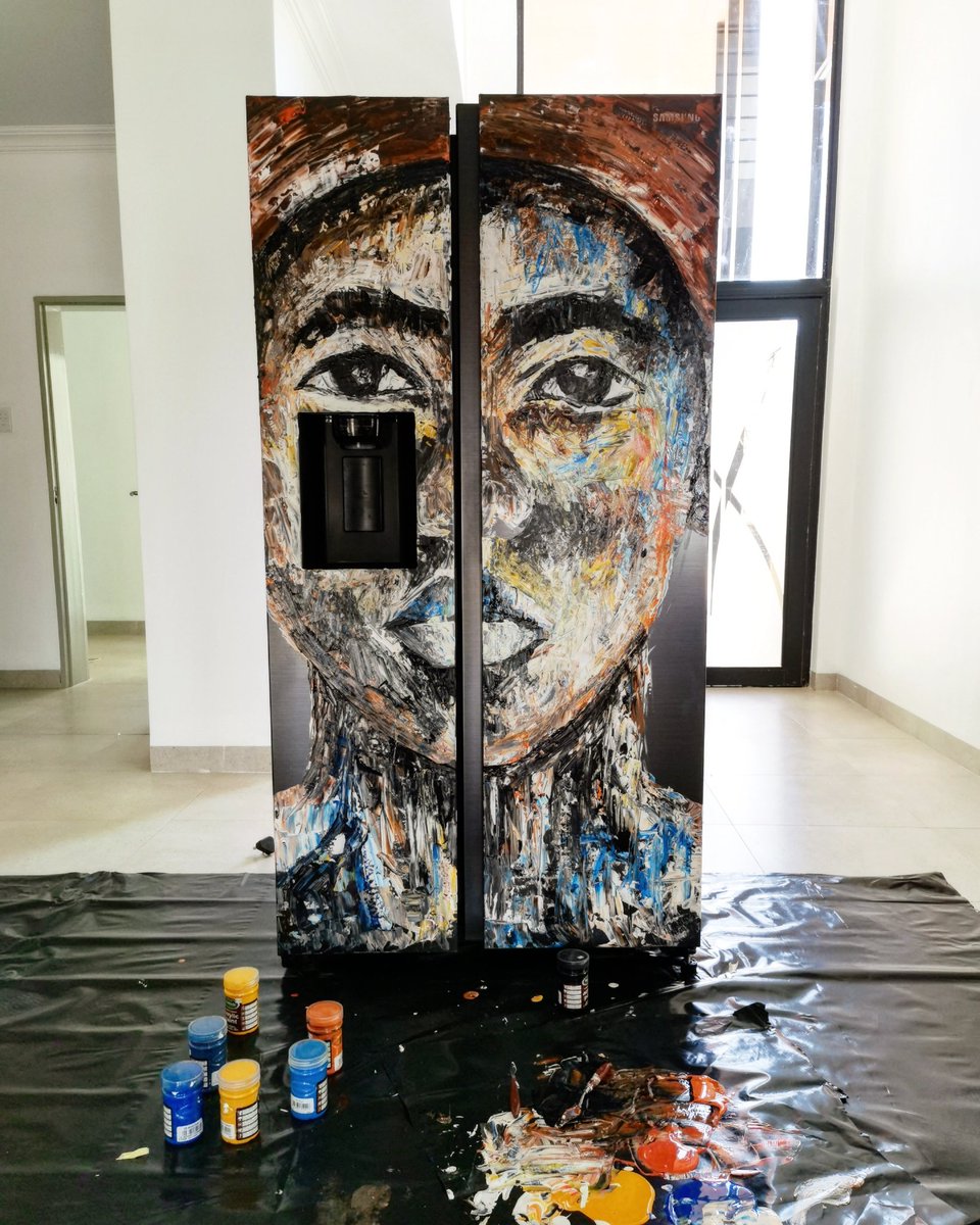 My client said. 'Ennock I love your work, I am moving in a new home and I am on the process of buying a new fridge and I want you to paint it'.. My name is Ennock Mlangeni. You Don't Know Me Yet! 🏌️‍♀️🏌️‍♀️🏌️‍♀️🏌️‍♀️🖤