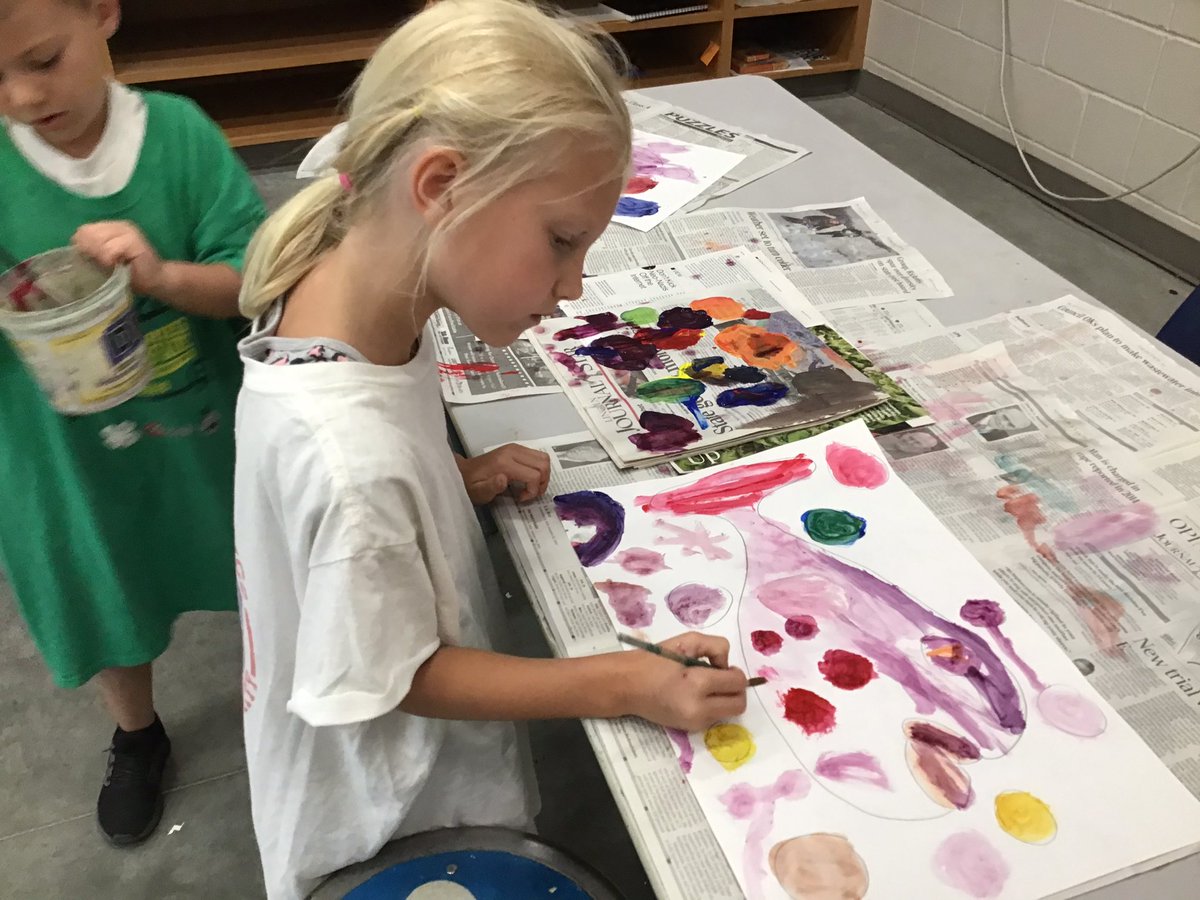AmyAludwig's tweet photo. Kindergarten practicing mixing primary colors to make secondary colors #freeman_falcons #freemanfalcons https://t.co/H00Vl6mzp3