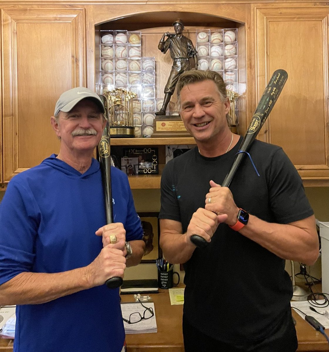 ToddStottlemyre's tweet photo. It was great having dinner and visiting with former teammate Rance Mullinicks from the 1992 World Series Toronto Blue Jays. I learned a lot from this guy growing up in the game. He was the master at preparation. He was the ultimate professional hitter. https://t.co/YHSei4POKf