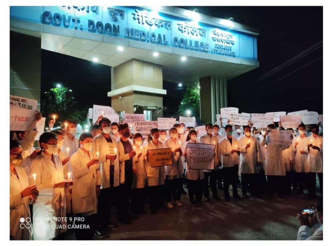 bisht1423's tweet photo. Protest Day 4 
Candle March by medical students
#WeDemandAReasonableFee 
#WeDemandAReasonableFee 
@pushkardhami @ukcmo @drdhansinghuk https://t.co/o3FBRJ5Gwc