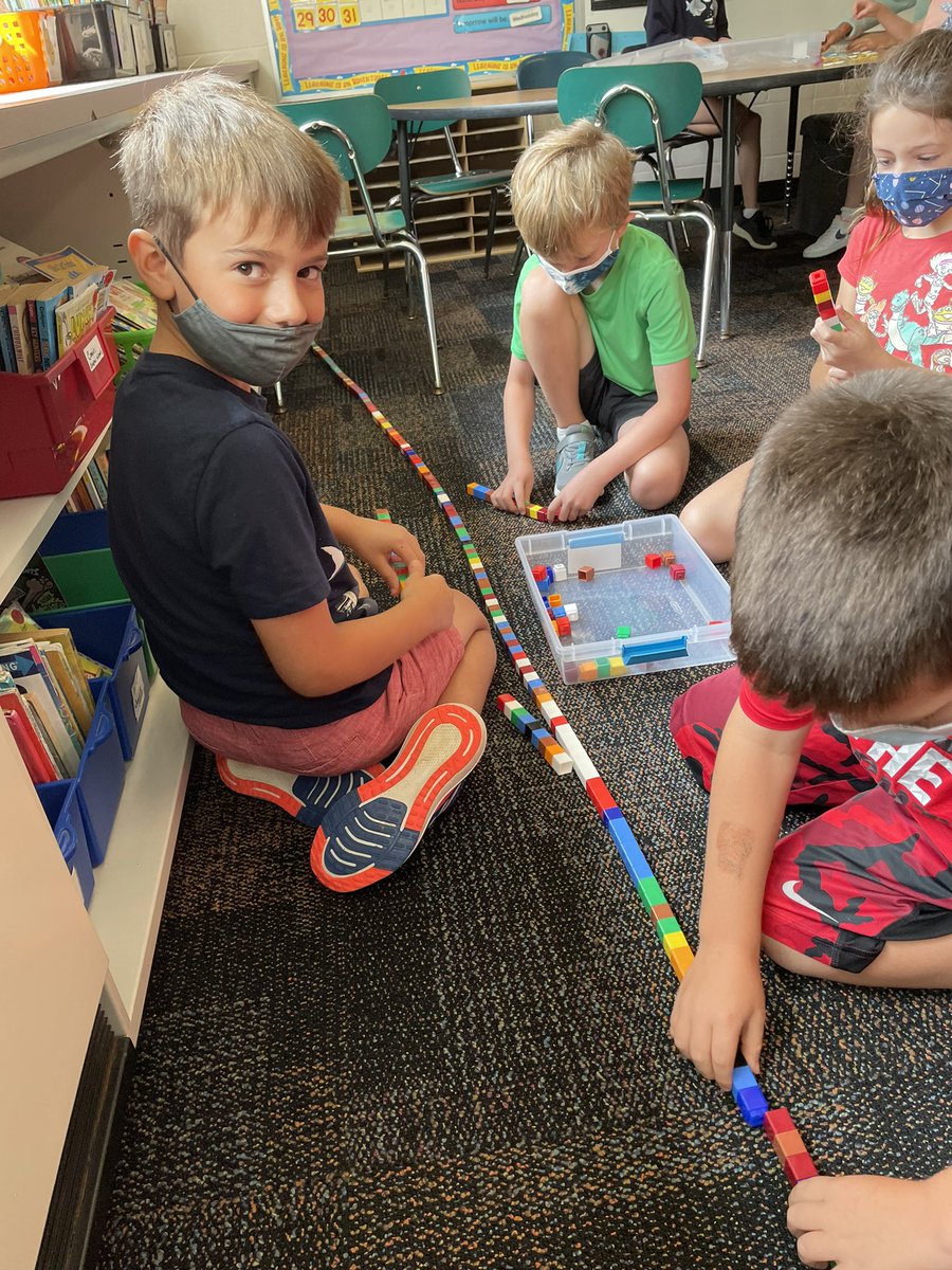 BenRoseTeacher's tweet photo. Exploring with our math tools and work stations! #cfevs #choosecourage https://t.co/lRpQWxMueP