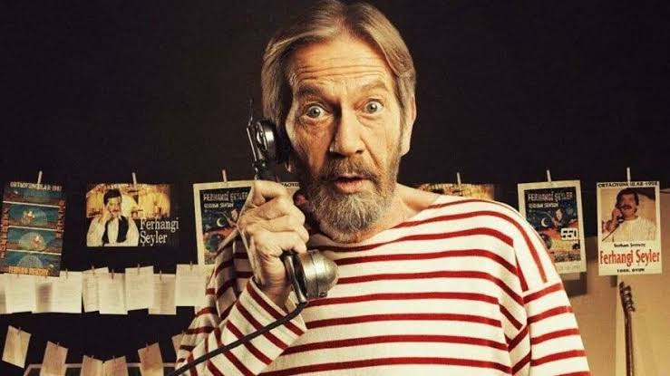 Ferhangi Şeyler adlı tek kişilik oyunuyla bir döneme damgasını vuran,Türk Tiyatrosu'nun 4. Kavuklusu, Ortaoyuncular Tiyatro Topluluğu kurucusu ünlü oyuncu Ferhan Şensoy'u kaybetmenin hüznü içerisindeyiz.
Mekanı cennet olsun.🌹