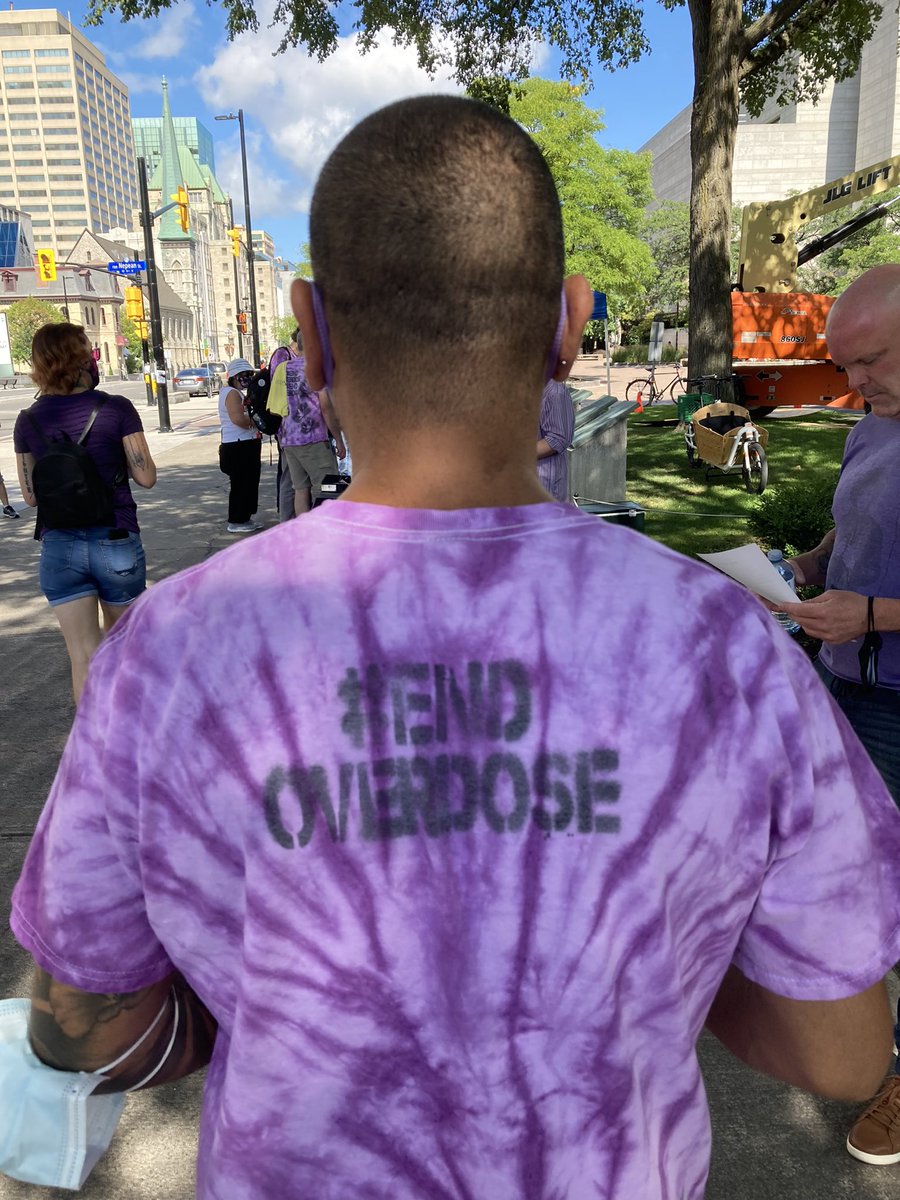 OttawaParamedic's tweet image. Alongside Mayor @JimWatsonOttawa, Councillor @cmckenney, Dr. @VeraEtches and numerous community groups such as @momsstoptheharm and @CAPSACanada, we are here at the Human Rights Monument to acknowledge @OverdoseDay.
#RaisingAwareness
#StigmaEndsWithMe