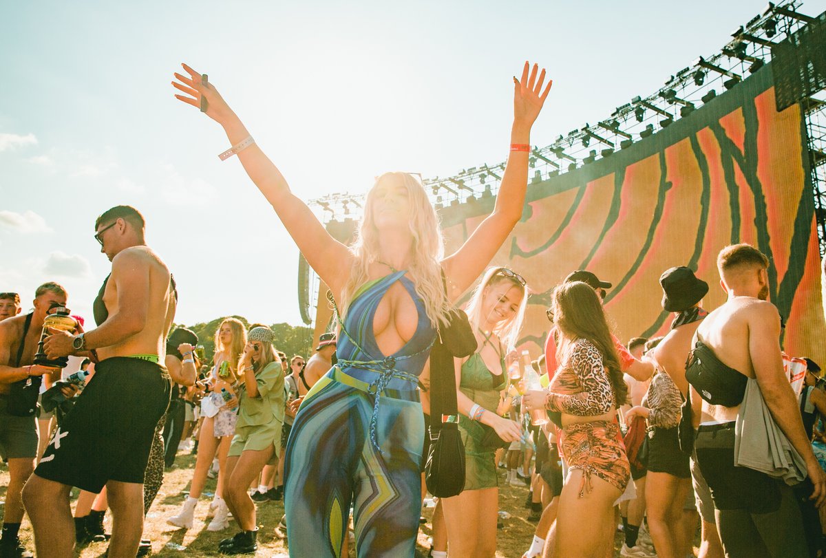 To the greatest fans in the world...Thank you, see you next year #cinchxCreamfields