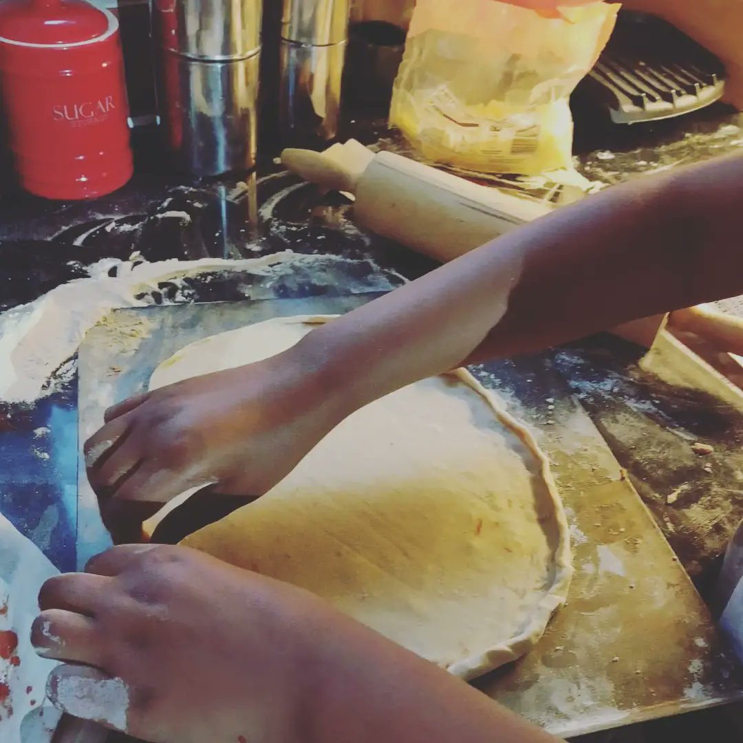SarmaPavithra's tweet photo. So grateful to have a #tenyearoldchef in our home. Amidst the chaos and labour required for our work, this is a HUGE silver lining. Behold our dinner last night! #homeeducationrocks #selfdirectedlearner #autonomouslearner #youngchef #childwholoves2cookandfeedpeople #allabtbaking https://t.co/GqmHzEvzkB