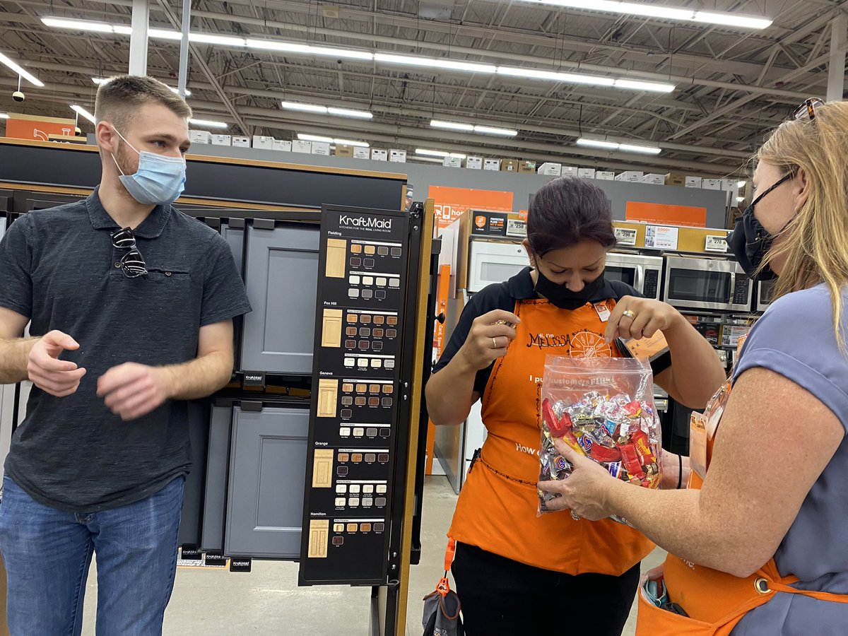 Vanessa Rembert (@vanessarembert) on Twitter photo Quick HD Credit PK for Specialists at #2559….and enjoying some treats from their credit box! <a href="/OrrinBurkett/">Orrin Burkett</a> <a href="/SteveLarkinTHD/">Steve Larkin</a> <a href="/b163dedd5c28487/">Julie Ebersole</a> Quick HD Credit PK for Specialists at #2559….and enjoying some treats from their credit box! <a href="/OrrinBurkett/">Orrin Burkett</a> <a href="/SteveLarkinTHD/">Steve Larkin</a> <a href="/b163dedd5c28487/">Julie Ebersole</a>