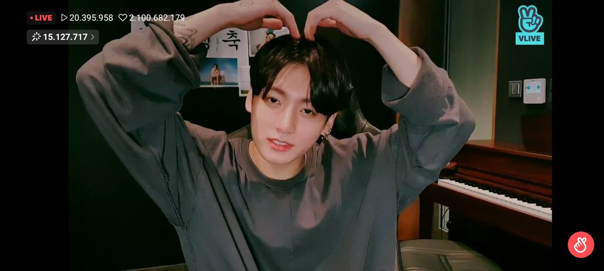 koobapx's tweet photo. GILA BRO 20JT ORANG YG NONTON??? HUHU I LOVE U JUNGKOOKIE, HAPPY BIRTHDAY BABY💜💜💜

#HappyBirthdayJungkook https://t.co/vzqihhY95H