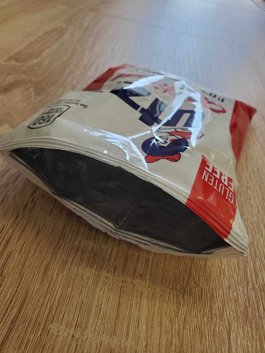 k_benson5's tweet photo. When you eat your snacks early! Houston, we have a problem!!🤷♂️ @UtzSnacks #plainchips #utz #chips #Original #needmoreUTZ https://t.co/YAZZx8BtYh