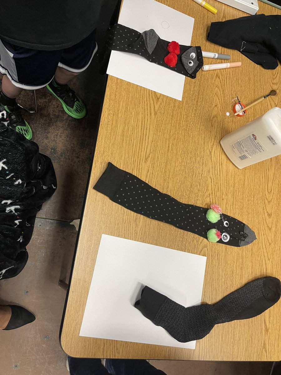 DBreathett's tweet photo. We're about to have a puppet show in Partners Theatre! #TakePrideInThePride
@ReedyTheatre @ReedyLions https://t.co/39p7sqqOex