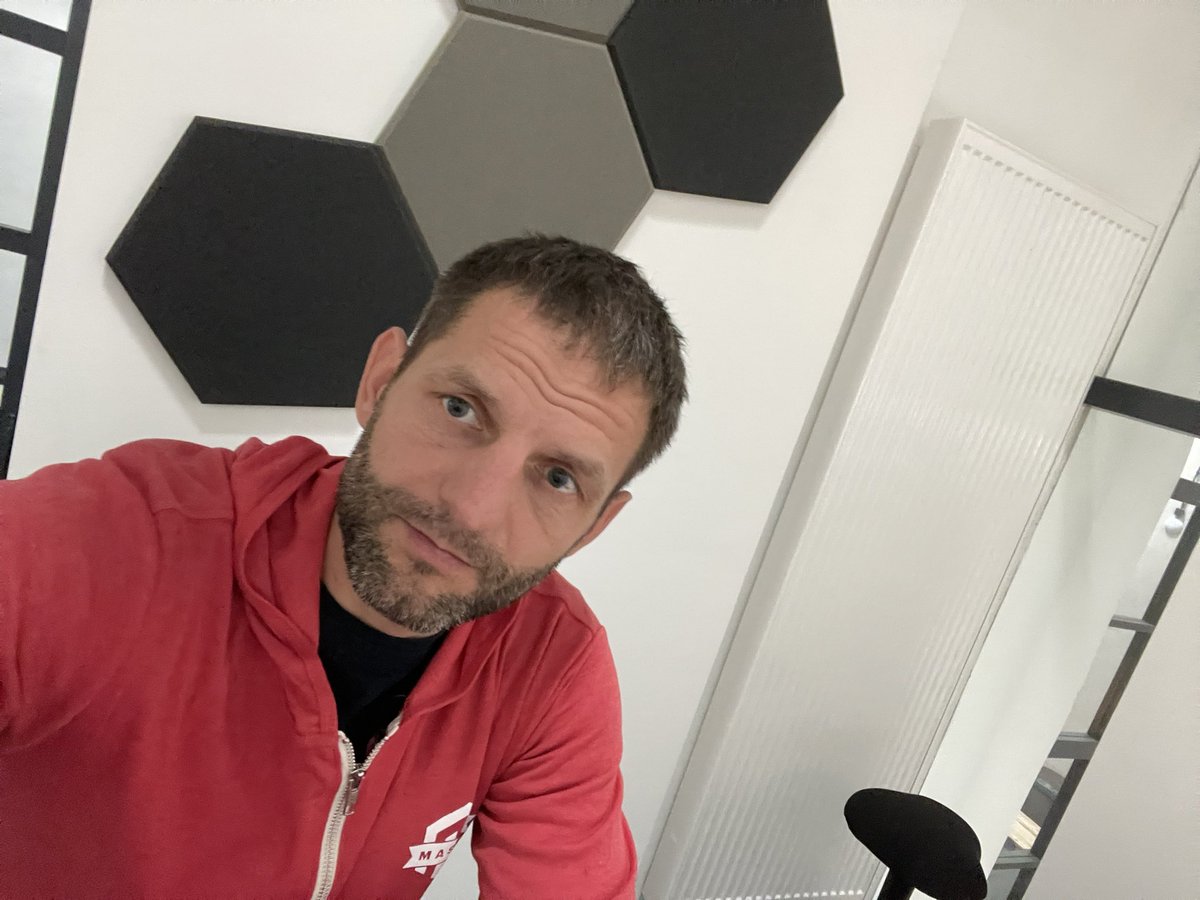 snowdog's tweet photo. Year passed so quickly, totally forgot about that… Today arrived the new coral #magentoMaster hoodie and reminded that #Magento is way more than just a platform or product. Thanks @sherrierohde https://t.co/nzkPriwlMn
