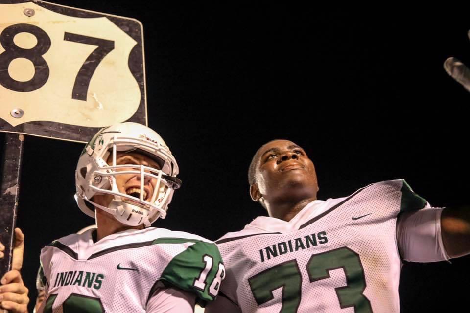 sherry_milliken's tweet photo. 3 years ago today. I miss these guys. #battleof287 @ladarius77 @ndnfootball @dmaynard35 DJ Hollywood Joseph Chavez https://t.co/KomIXHZoYW