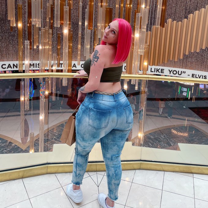 Catch me at the Hard Rock, Tampa ? https://t.co/sdbnYkqzO3