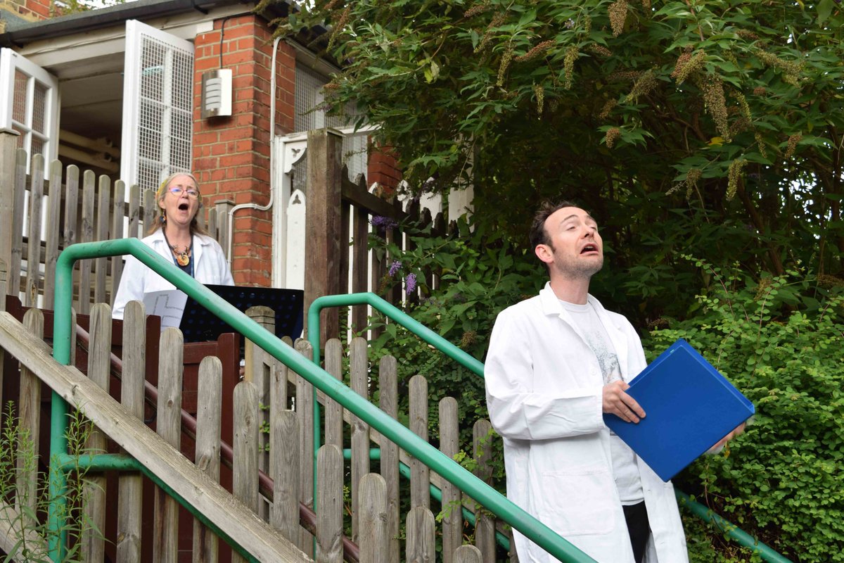 Do come if you can - it will be a fun, gentle evening to see out summer!!! (might already be gone...) #FinsburyPark #StroudGreen We've had great fun rehearsing with <a href="/LaurencePanter/">Laurence Panter</a> .....never seen a stage like this one
bit.ly/3irPH7r