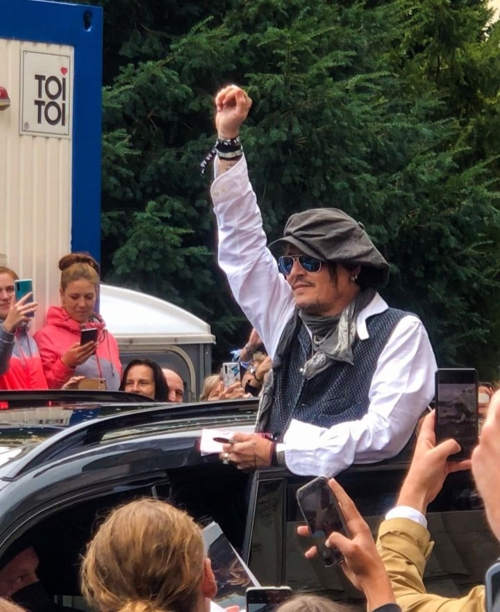 iriss__85's tweet photo. Always with you on the road Johnny๐ค๐
#JohnnyDwarriors #supportingjohnnydepp #JohnnyDepp #JusticeForJohnnyDepp #JohnnyDeppIsInnocent https://t.co/Gx3mn7NJqk