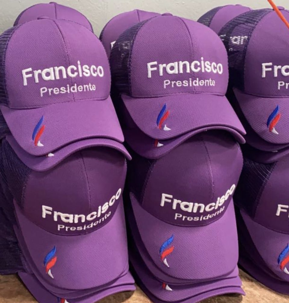 DominguezFiel's tweet photo. Algunas gorras preparadas del movimiento @DominguezFiel que llevaremos al recorrido de #Usa https://t.co/hObKRZxSeS